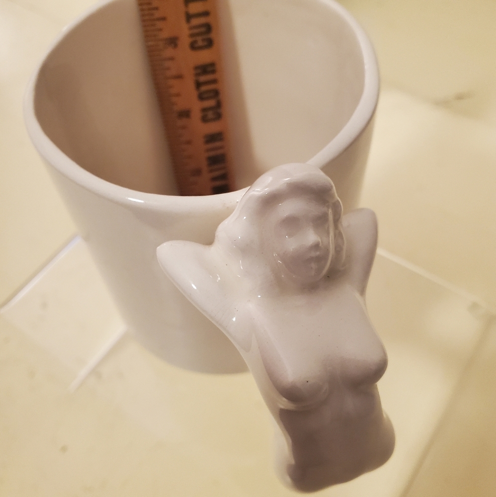 🍺 Art Deco Nude Handle Mug